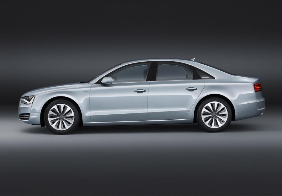  Audi A8 Hybrid (D4) 2011 года  (WW) (фото 34 из 67)